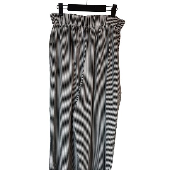 2/$30 Zara Trafaluc Size Small Black & White Striped Wide Leg Pants Side Pockets - Picture 9 of 12